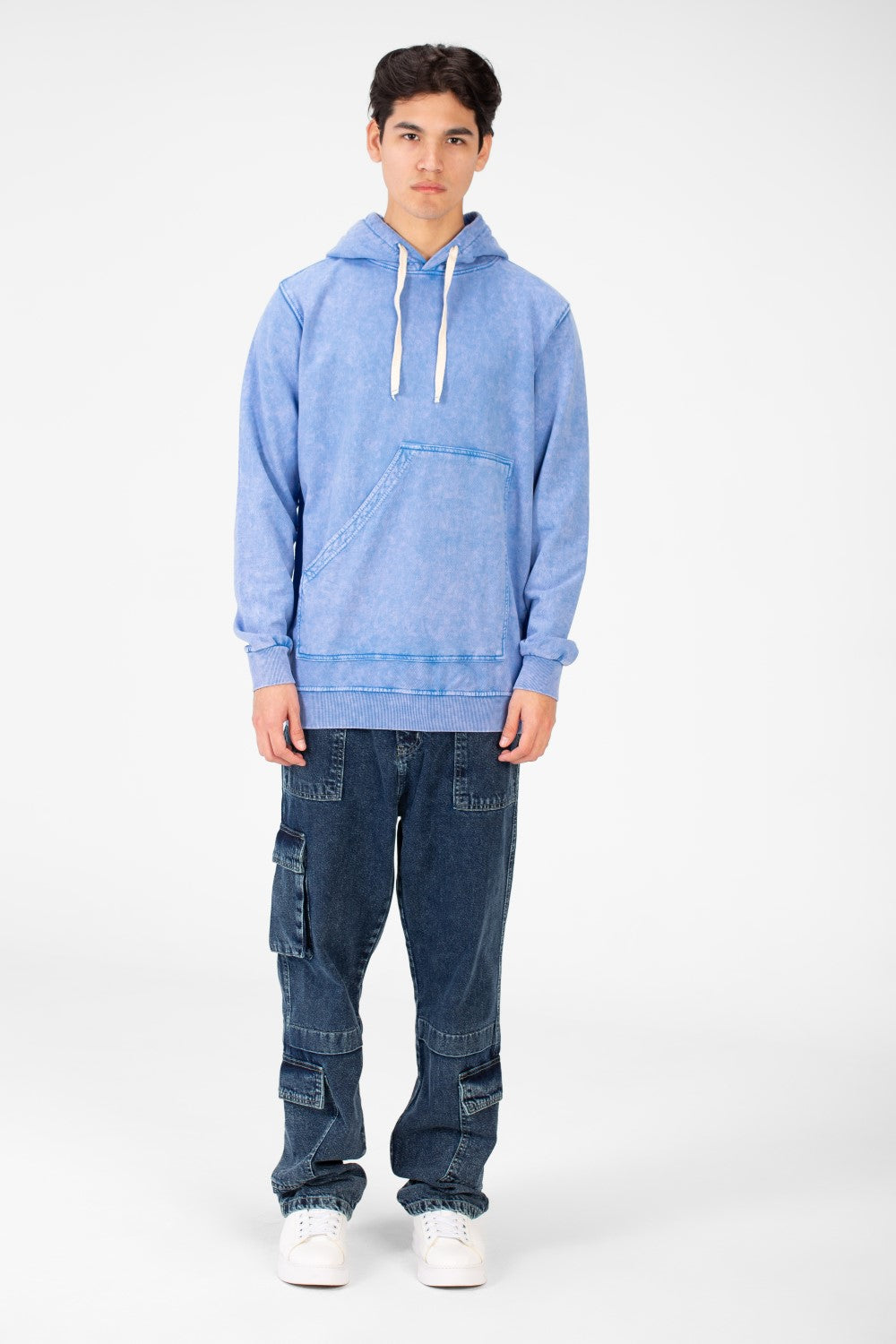 Men's Washed Hooded Sweatshirt With A Modern Pocket