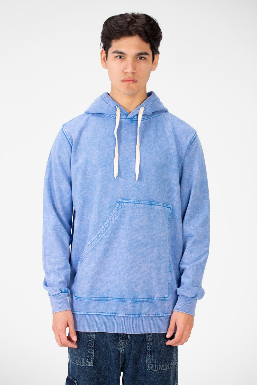 Men's Washed Hooded Sweatshirt With A Modern Pocket