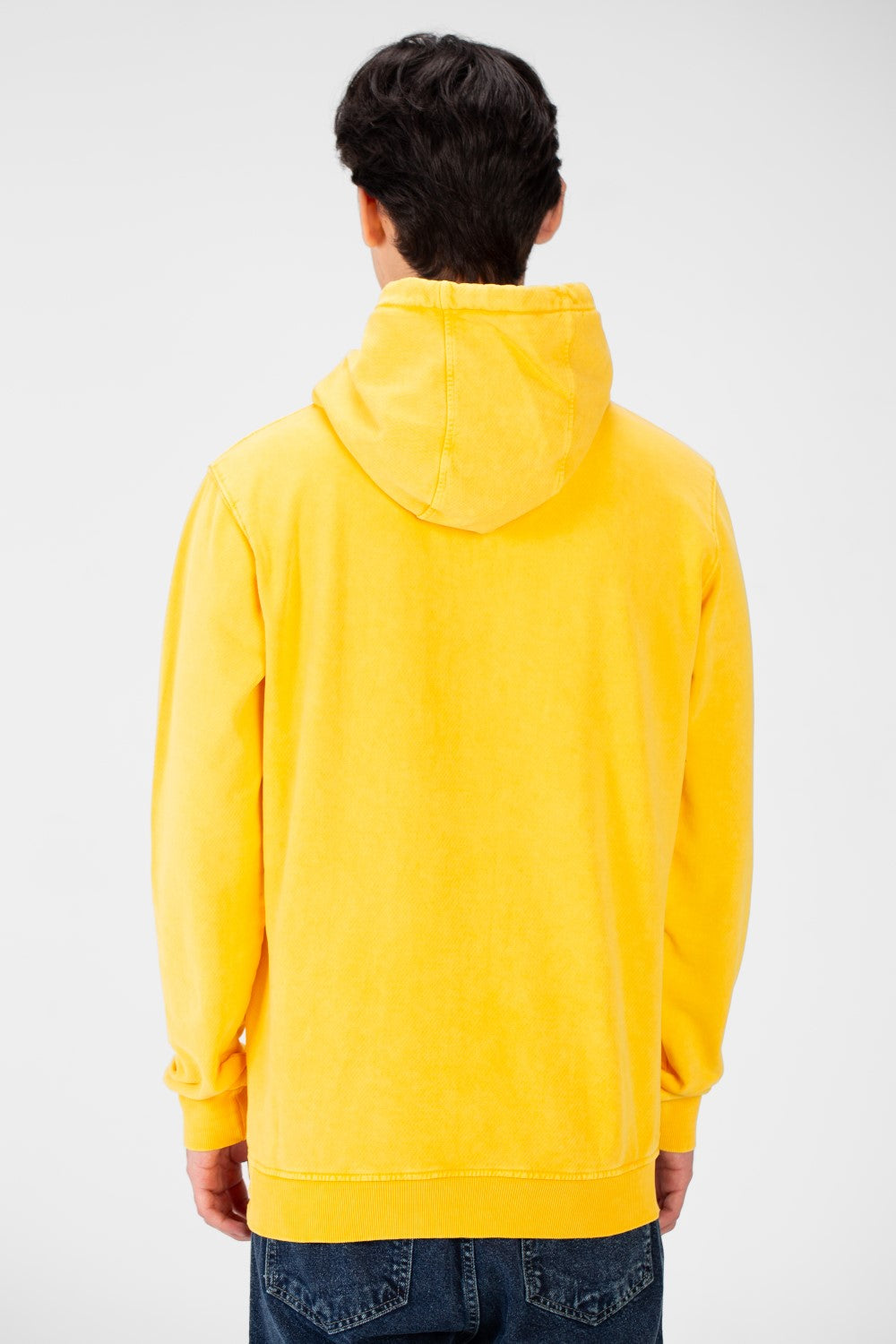Men's Washed Hooded Sweatshirt With A Modern Pocket