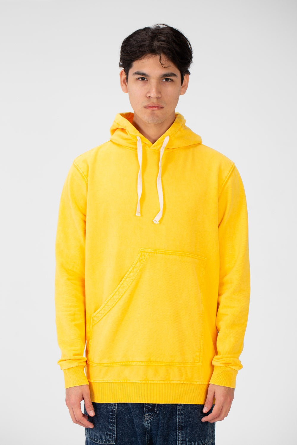 Men's Washed Hooded Sweatshirt With A Modern Pocket
