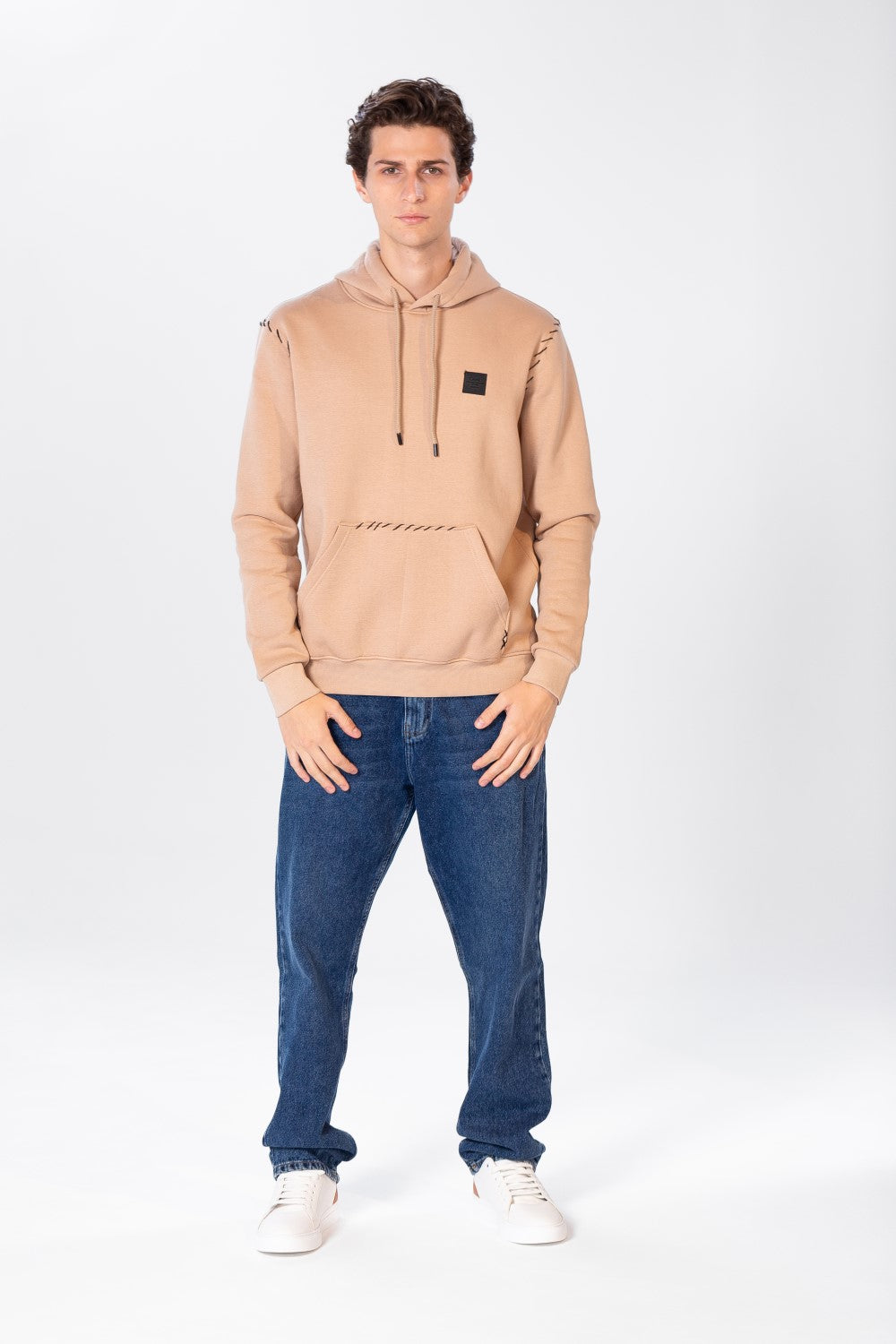 Men's Hoodie-Cut Sweatshirt With Tomato Badge On The Front
