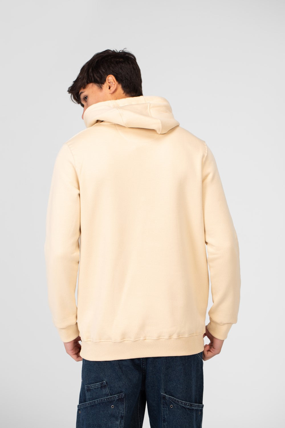 سويت شيرت هودي رجالي Slim Fit أساسي بجيب أمامي