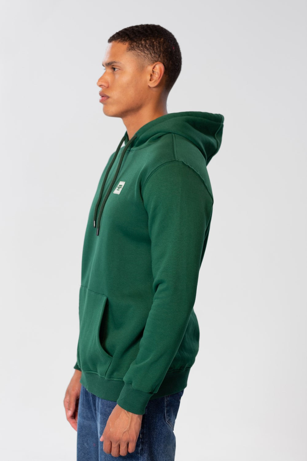 سويت شيرت هودي رجالي Slim Fit أساسي بجيب أمامي