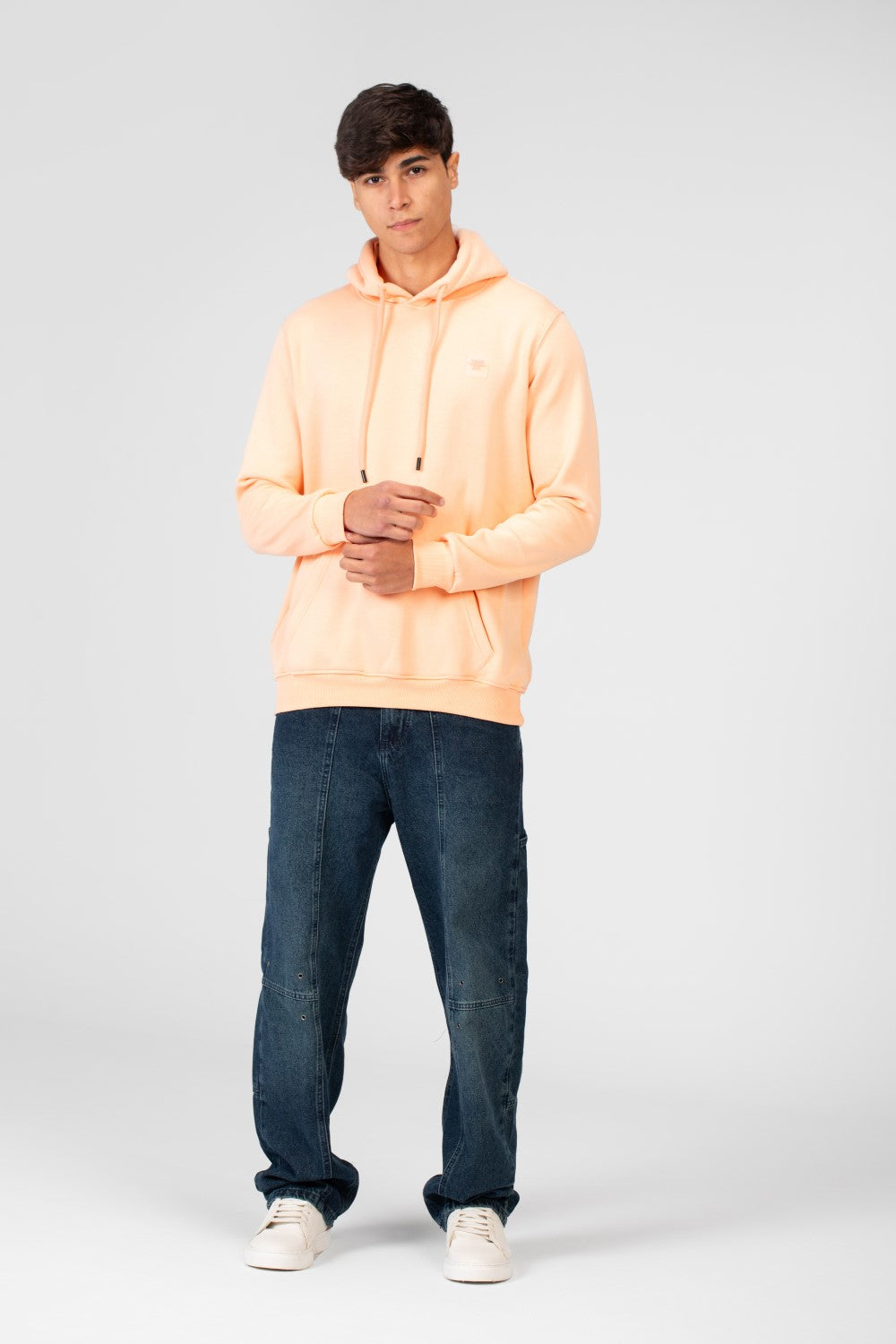 سويت شيرت هودي رجالي Slim Fit أساسي بجيب أمامي