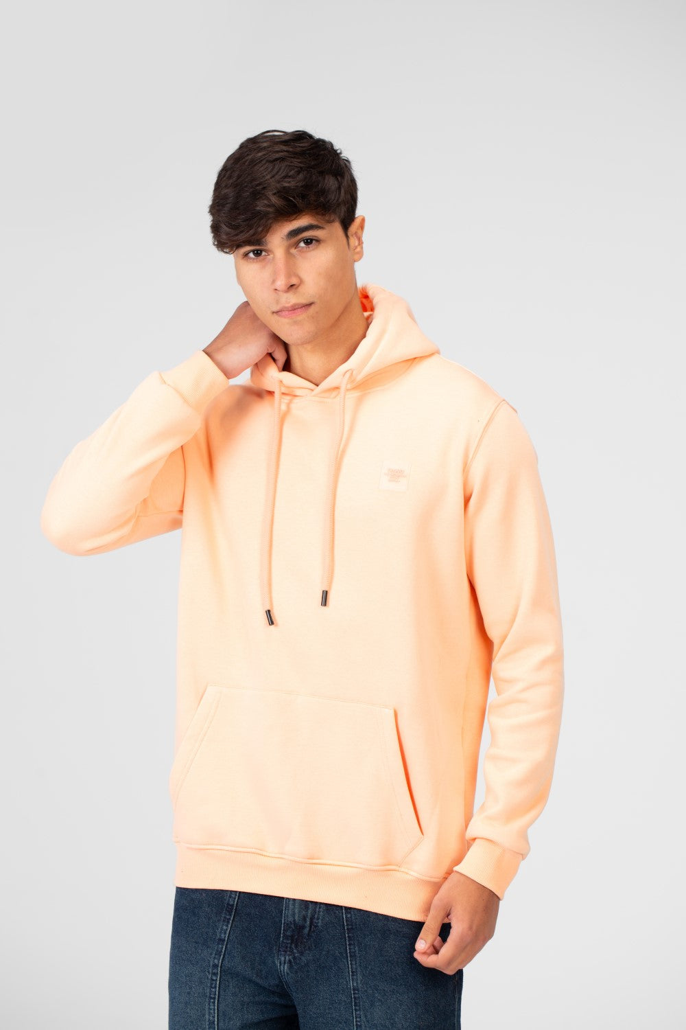 سويت شيرت هودي رجالي Slim Fit أساسي بجيب أمامي