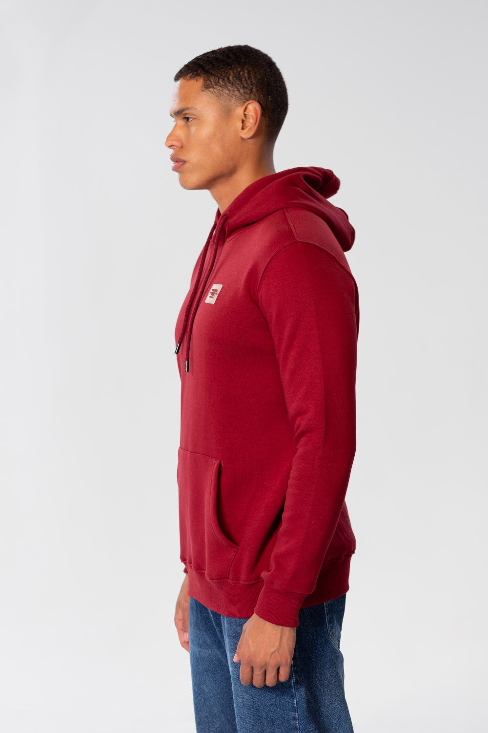 سويت شيرت هودي رجالي Slim Fit أساسي بجيب أمامي