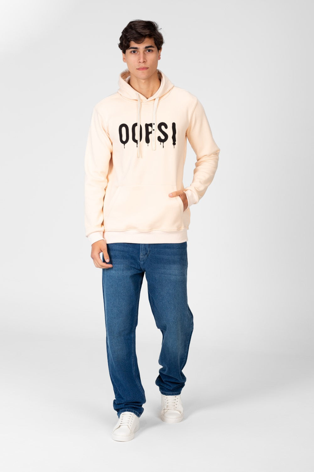 Men's Hooded Sweatshirt With Front Pocket And Long Sleeves
