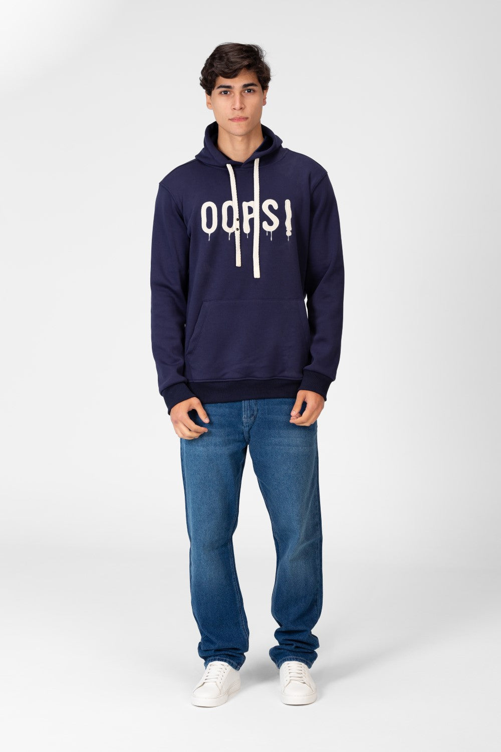 Men's Hooded Sweatshirt With Front Pocket And Long Sleeves