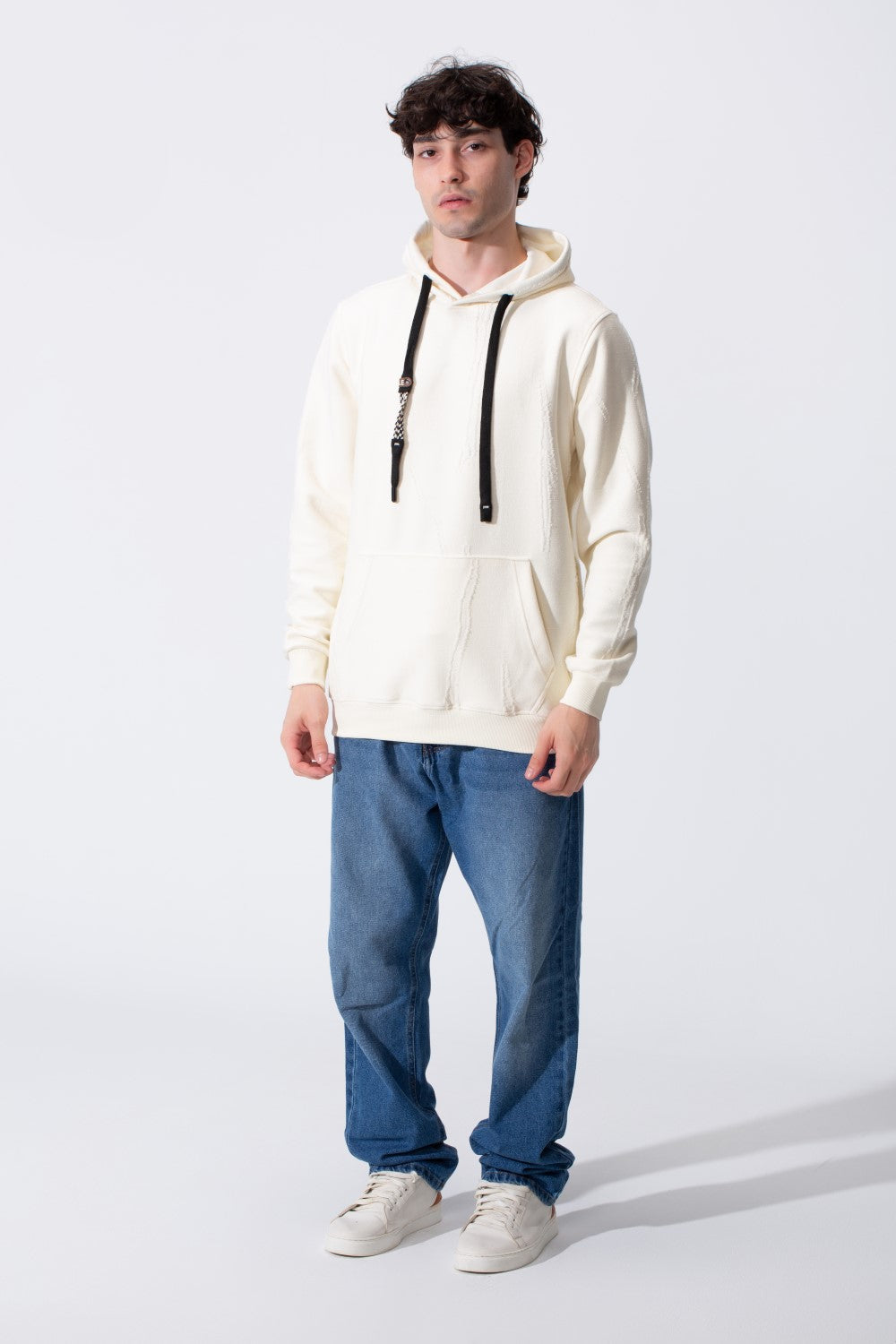 Men's Slim Fit Hood Sweatshirt With A Front Kangaroo Pocket In A Modern Design