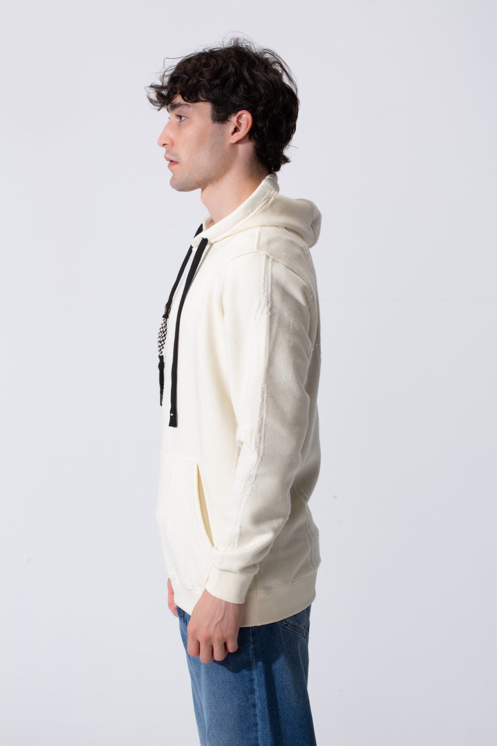 Men's Slim Fit Hood Sweatshirt With A Front Kangaroo Pocket In A Modern Design