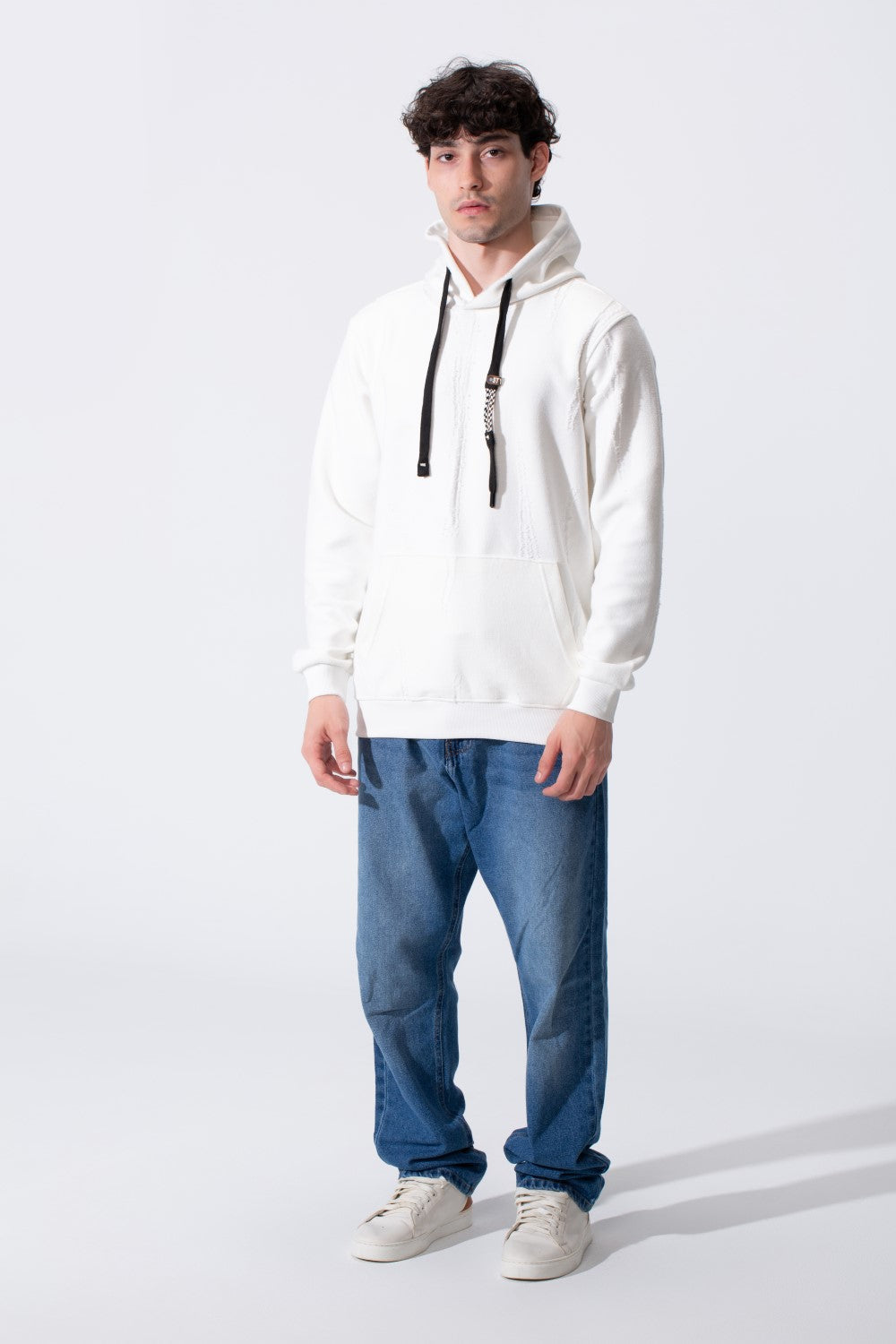 Men's Slim Fit Hood Sweatshirt With A Front Kangaroo Pocket In A Modern Design