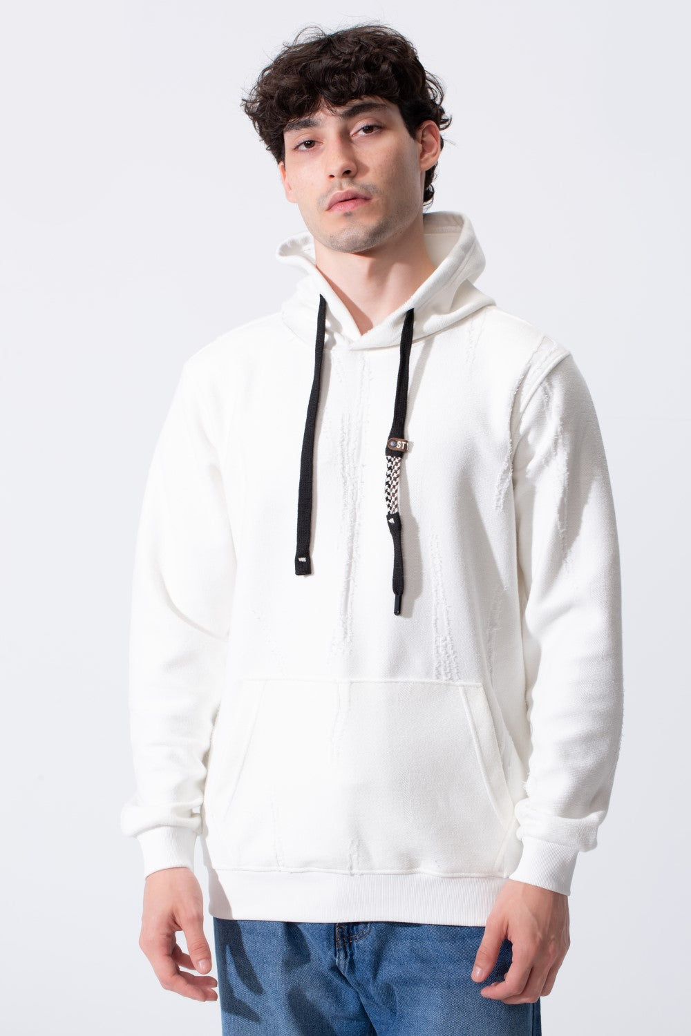 Men's Slim Fit Hood Sweatshirt With A Front Kangaroo Pocket In A Modern Design