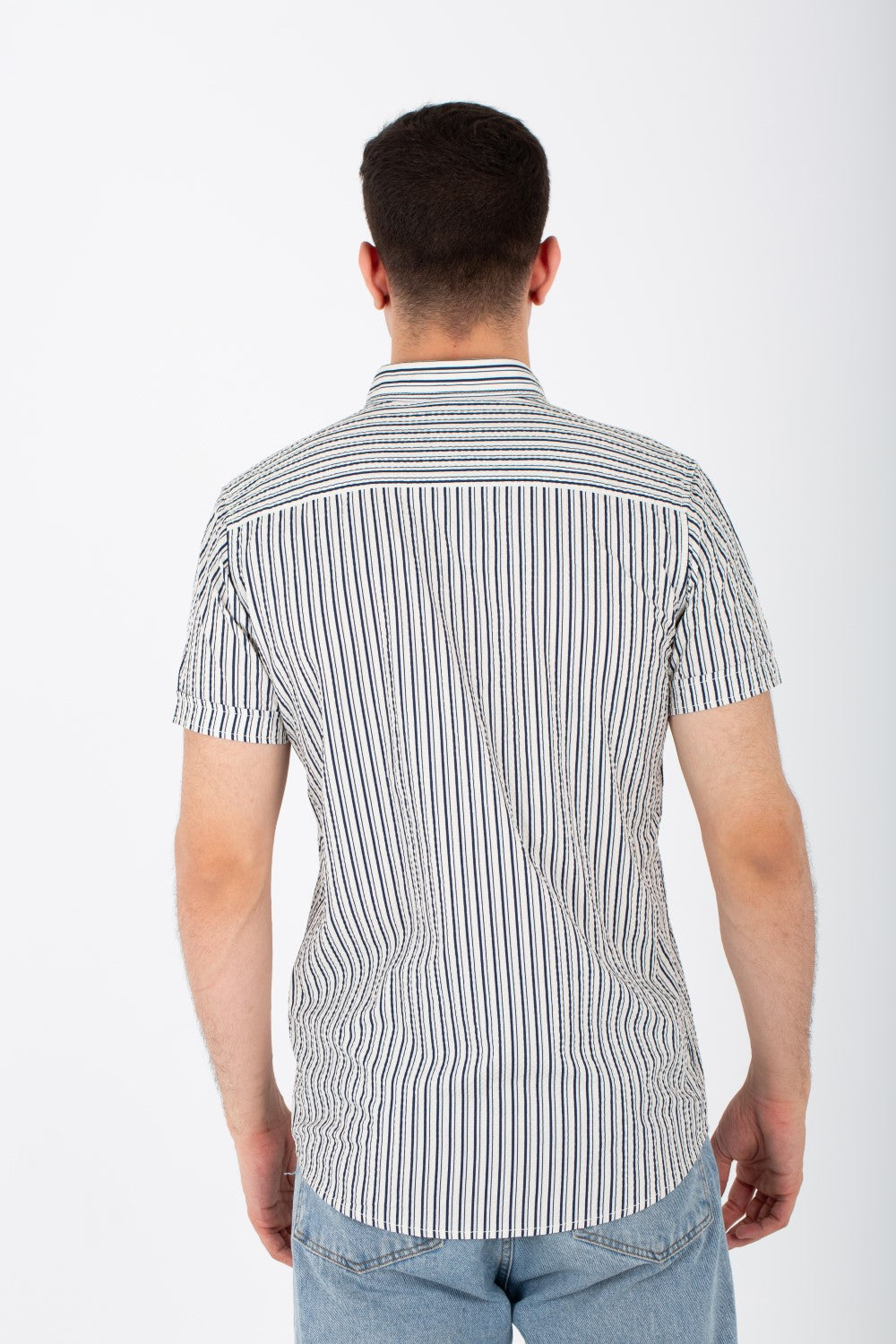 Mens Striped Half Sleeve Shirt With A Collar And Buttons On The Front
