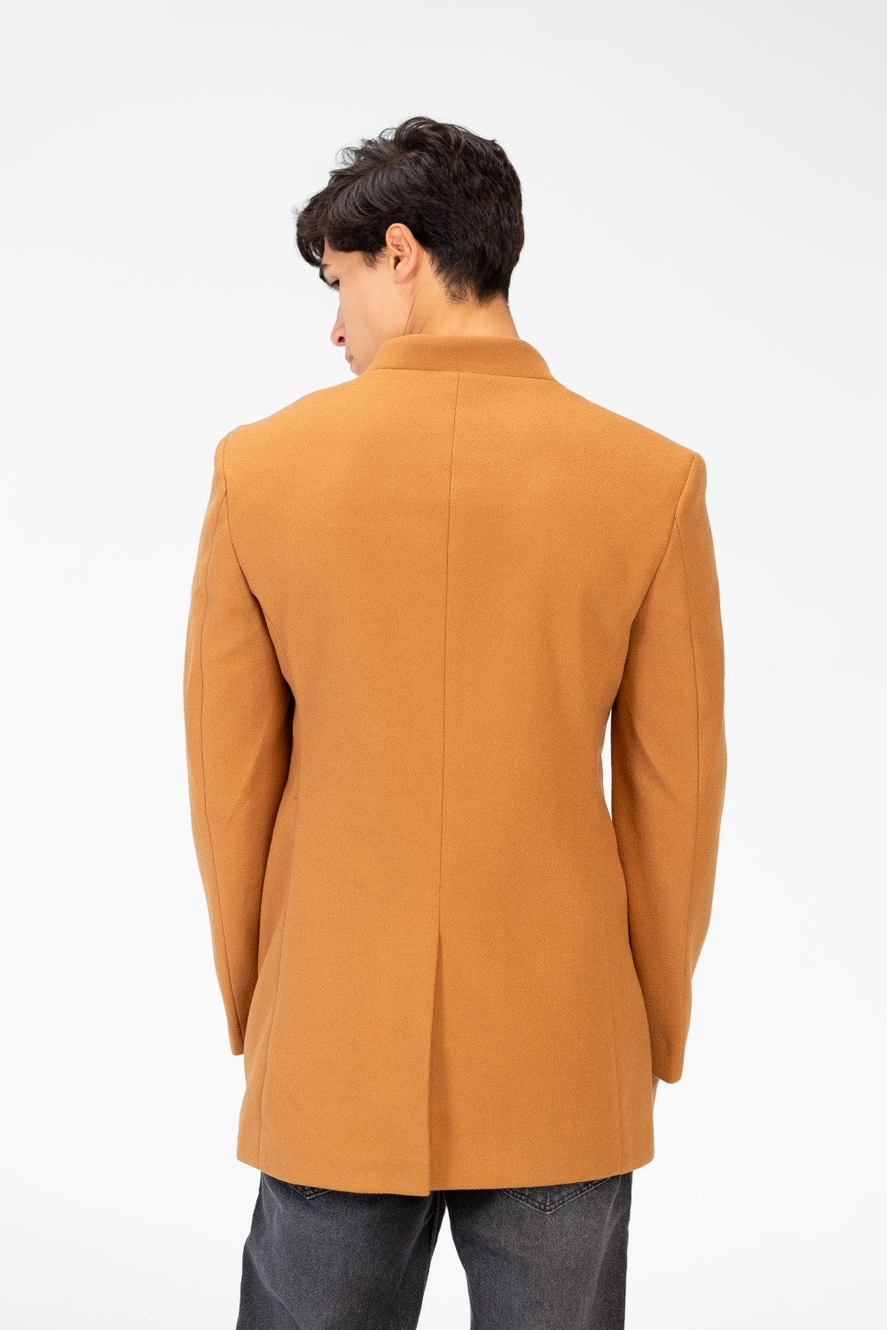 Men's Gogh Coat With Front Buttons And A Modern Cut