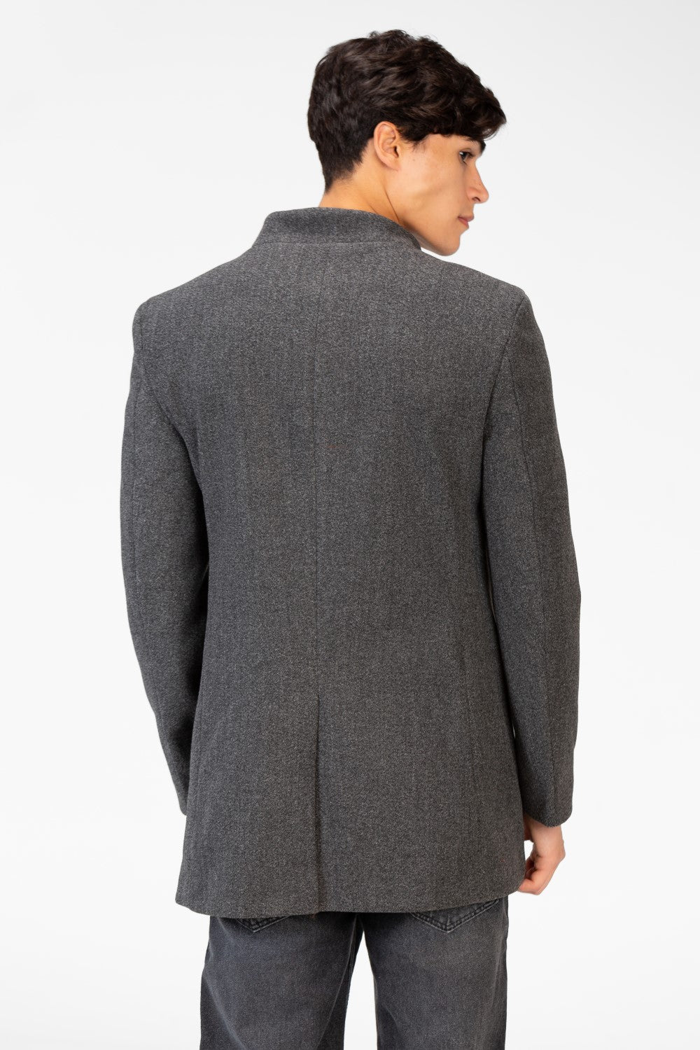 Men's Gogh Coat With Front Buttons And A Modern Cut