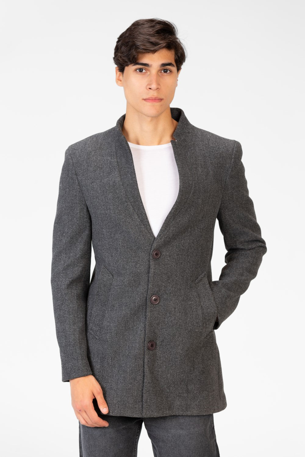 Men's Gogh Coat With Front Buttons And A Modern Cut