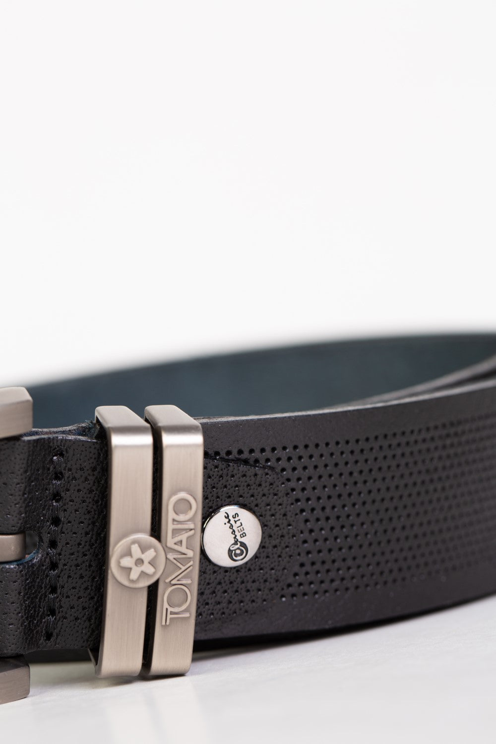 حزام جلد كاجوال رجالي من Tomato مع ثقوب نقطية