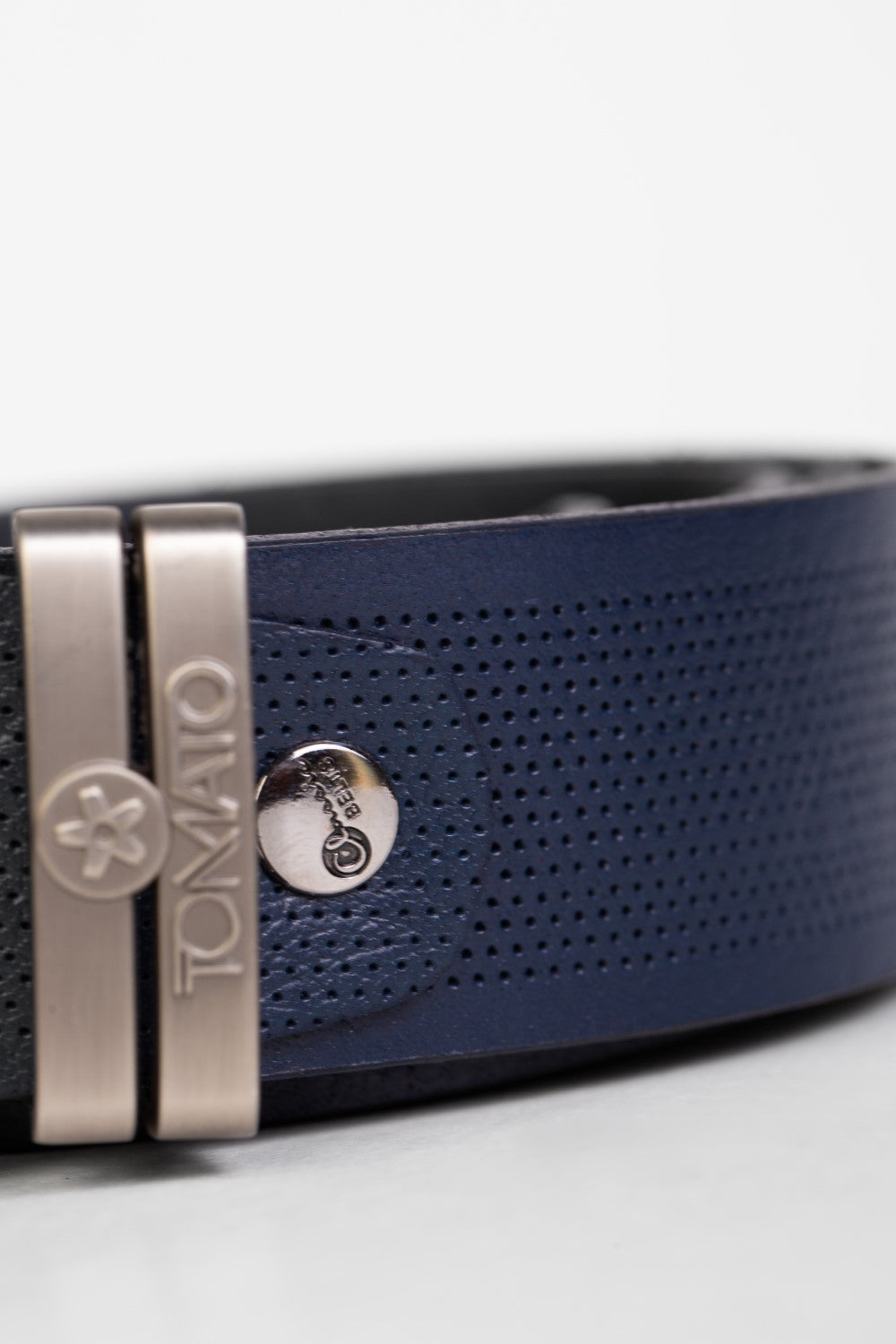 حزام جلد كاجوال رجالي من Tomato مع ثقوب نقطية