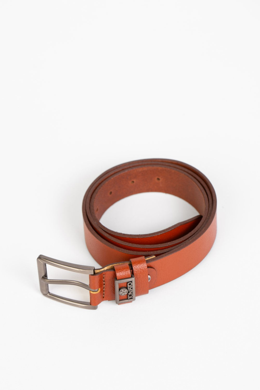 حزام جلد كاجوال رجالي بسيط مع تفاصيل أساسية