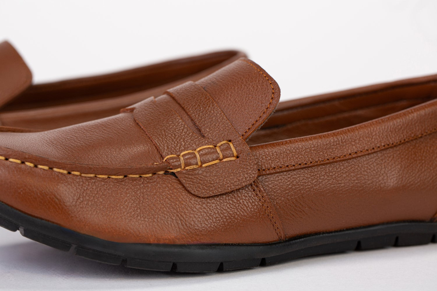 Mens Leather Shoes With High Quality Material And Basic Colors