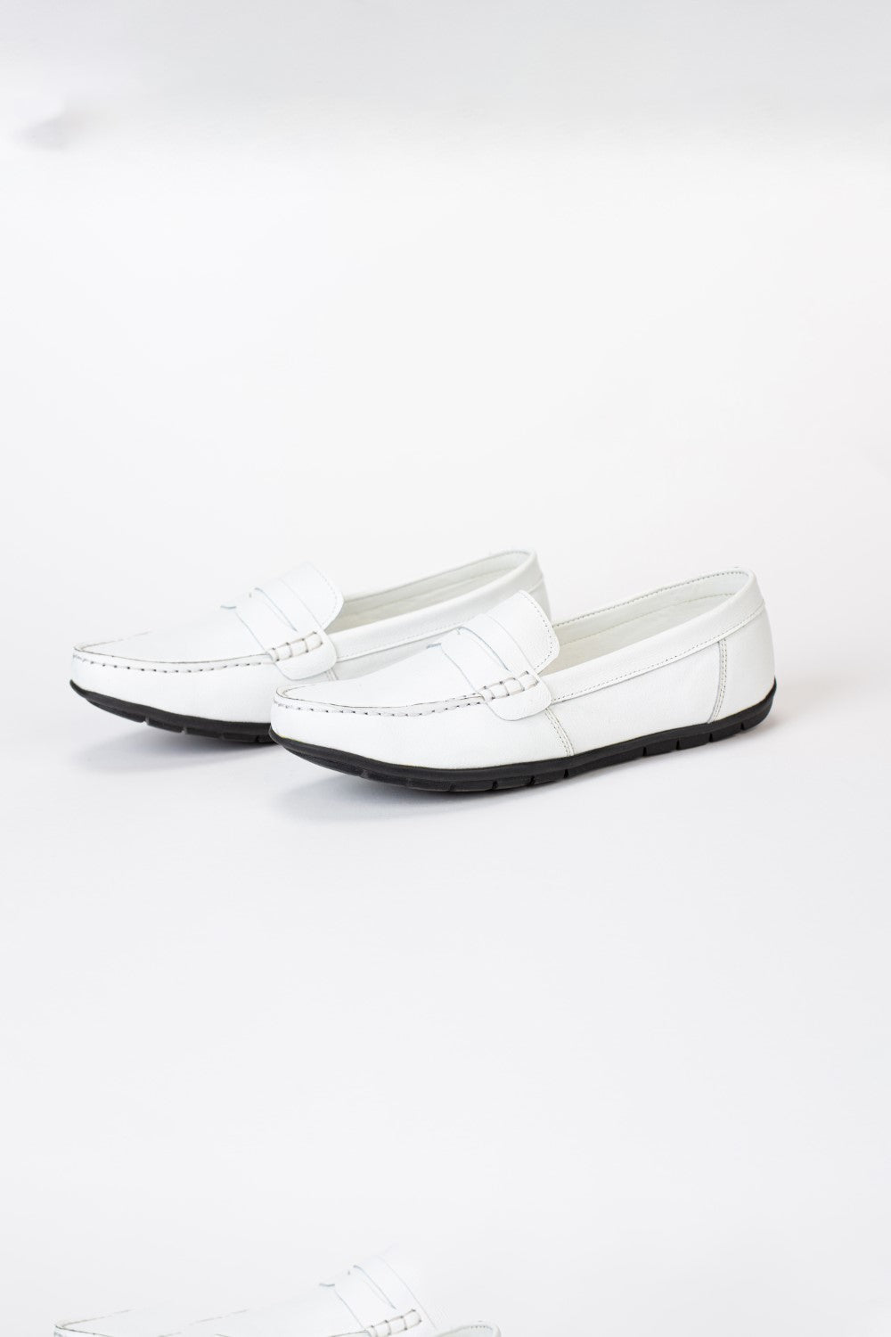 Mens Leather Shoes With High Quality Material And Basic Colors