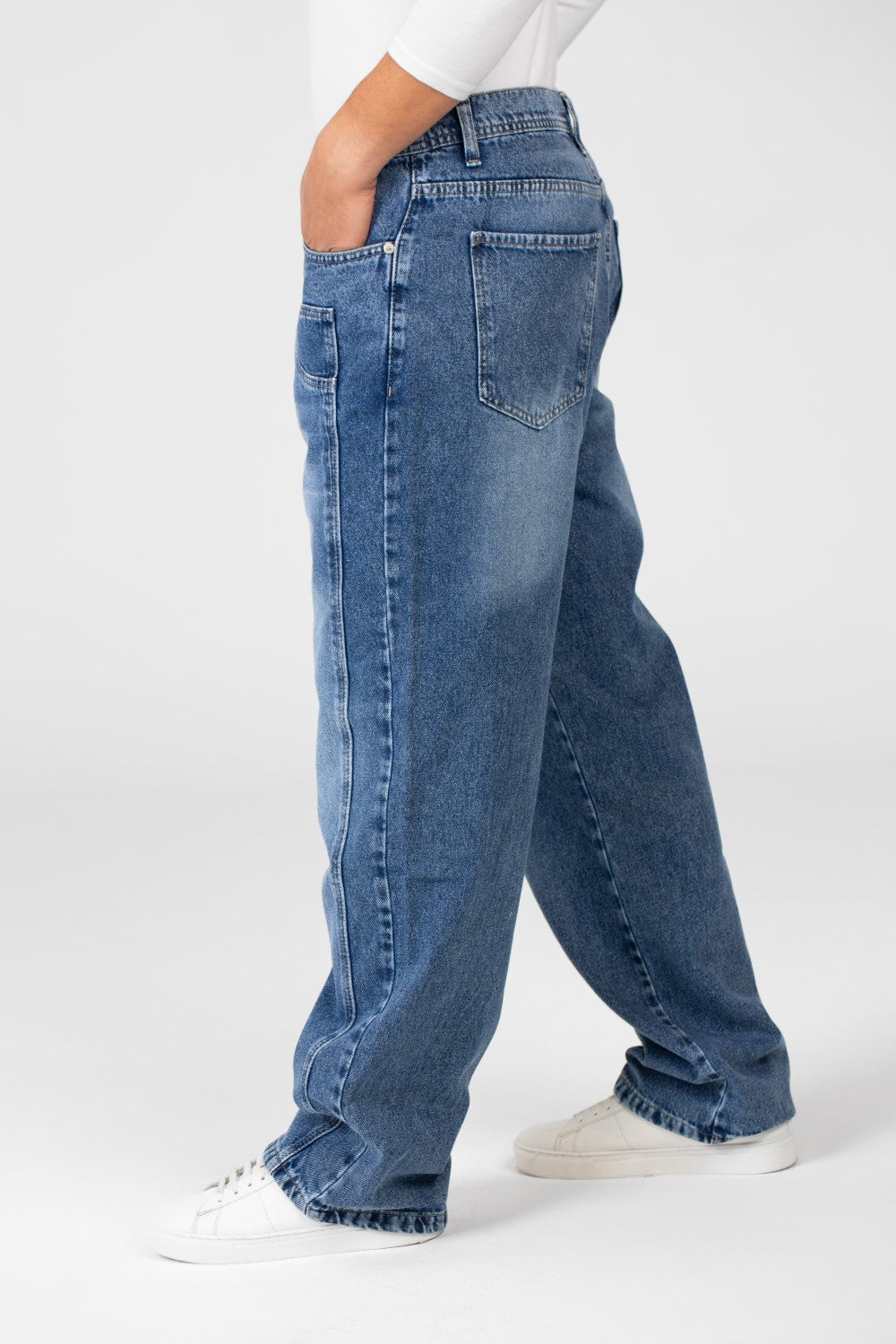 Men's Wide Leg Jeans Pants With Front Button Closure