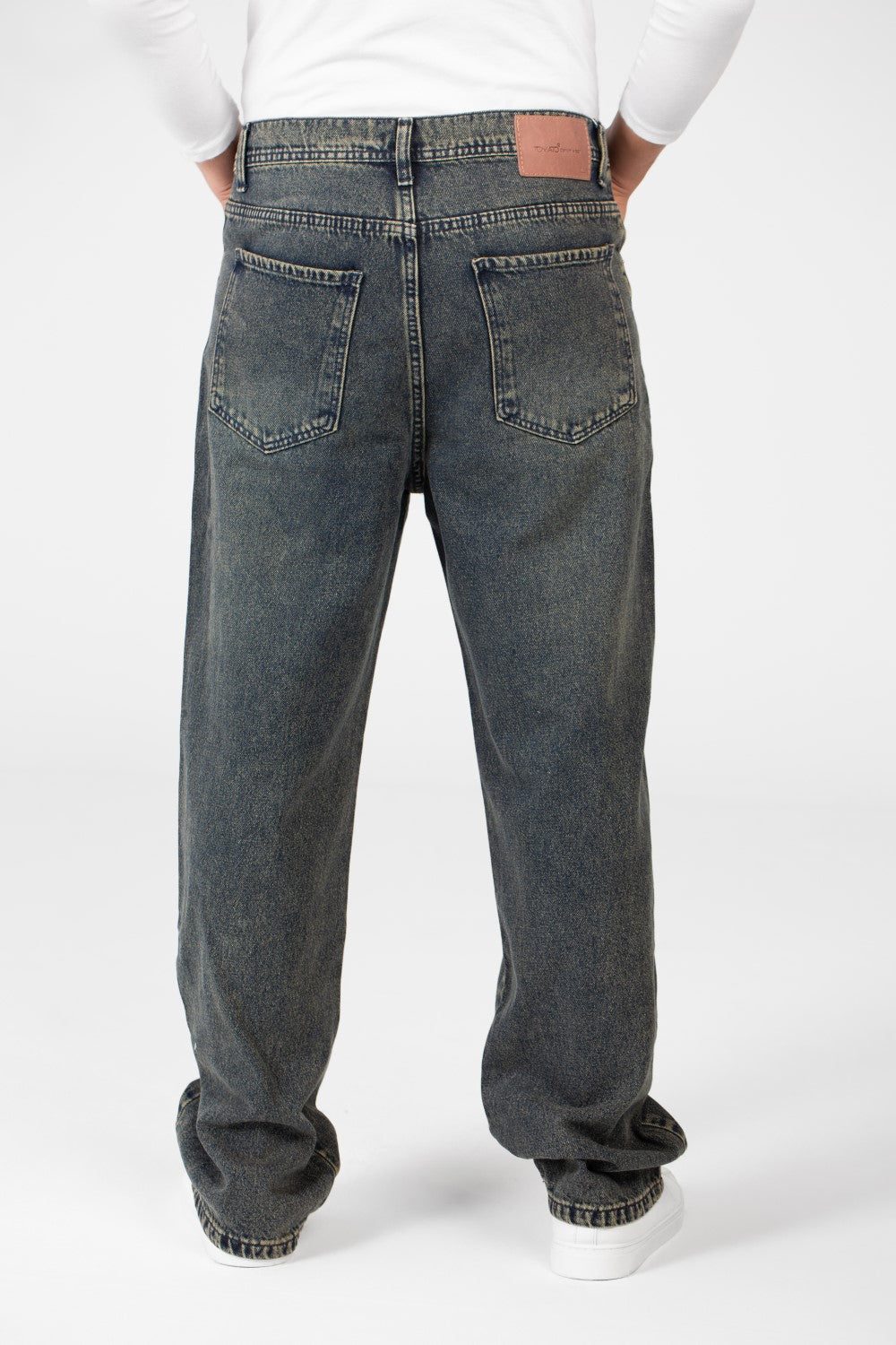 Men's Wide Leg Jeans Pants With Front Button Closure