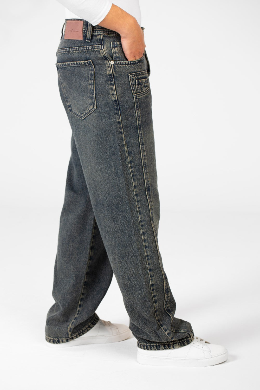 Men's Wide Leg Jeans Pants With Front Button Closure