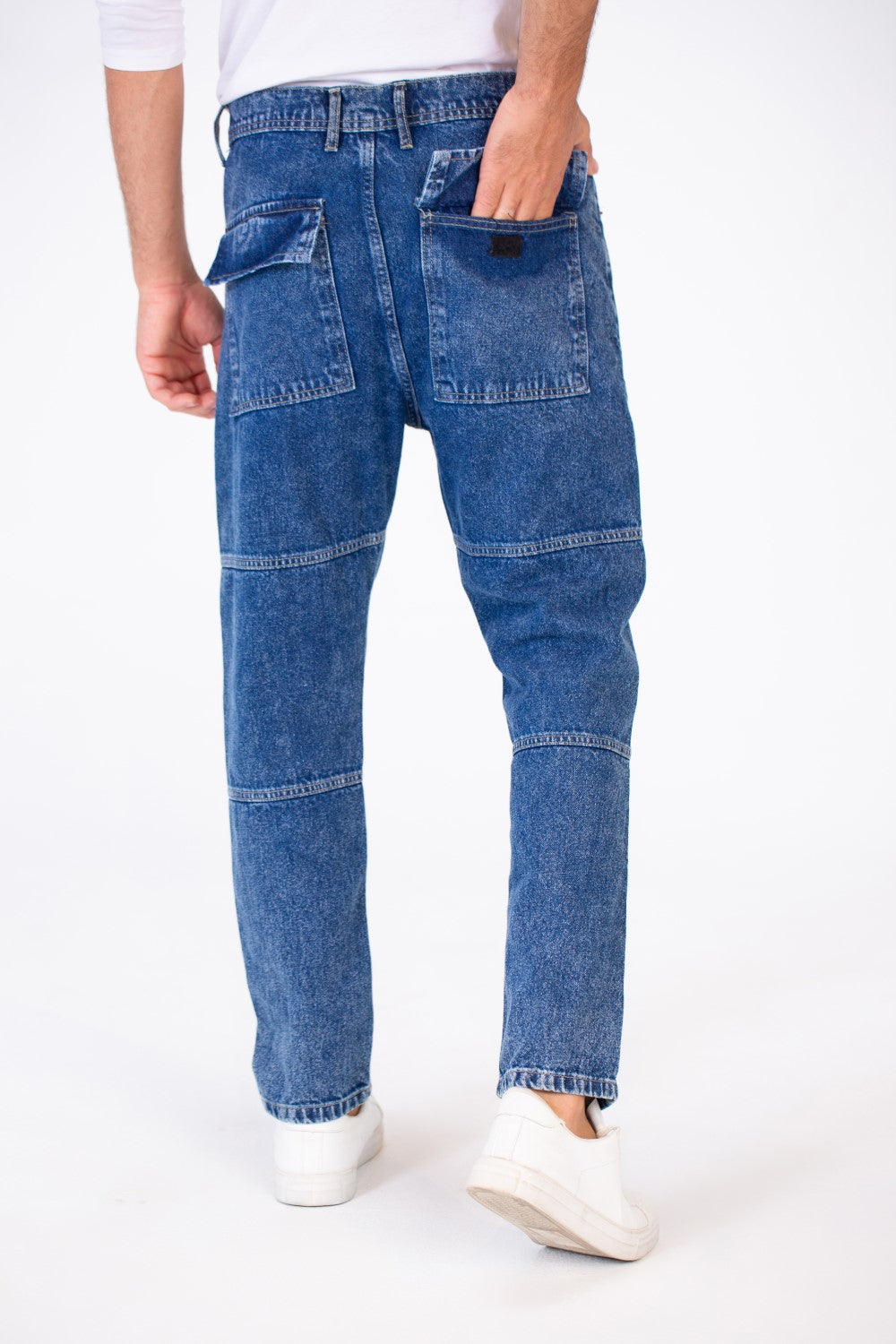 Men's Wide Leg Jeans Pants With Five Pockets And A Button Front Modern Cut