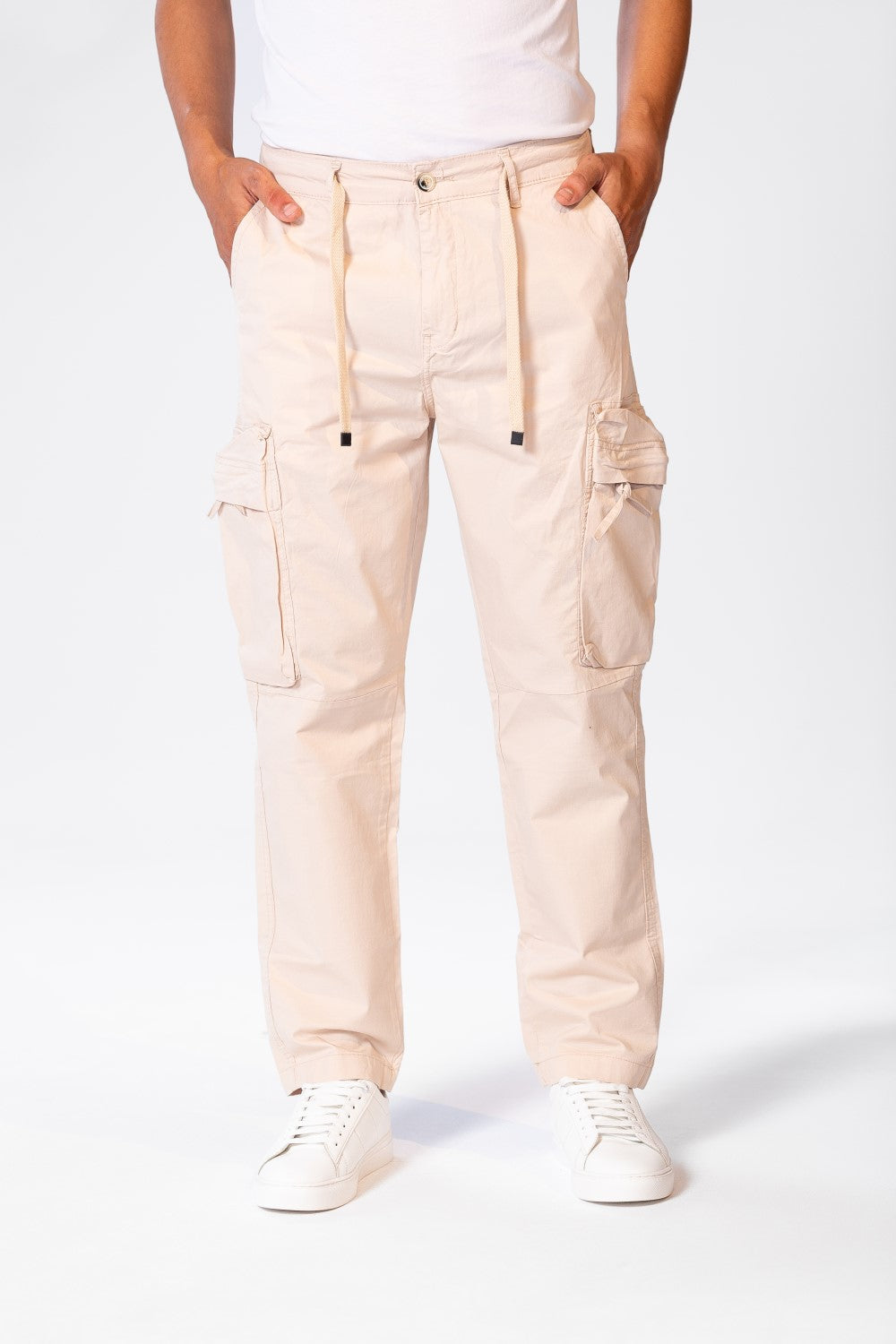 Men's Gabardine Cargo Pants With A Relaxed Fit And Pockets