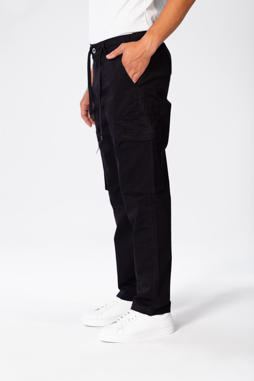 Men's Gabardine Cargo Pants With A Relaxed Fit And Pockets