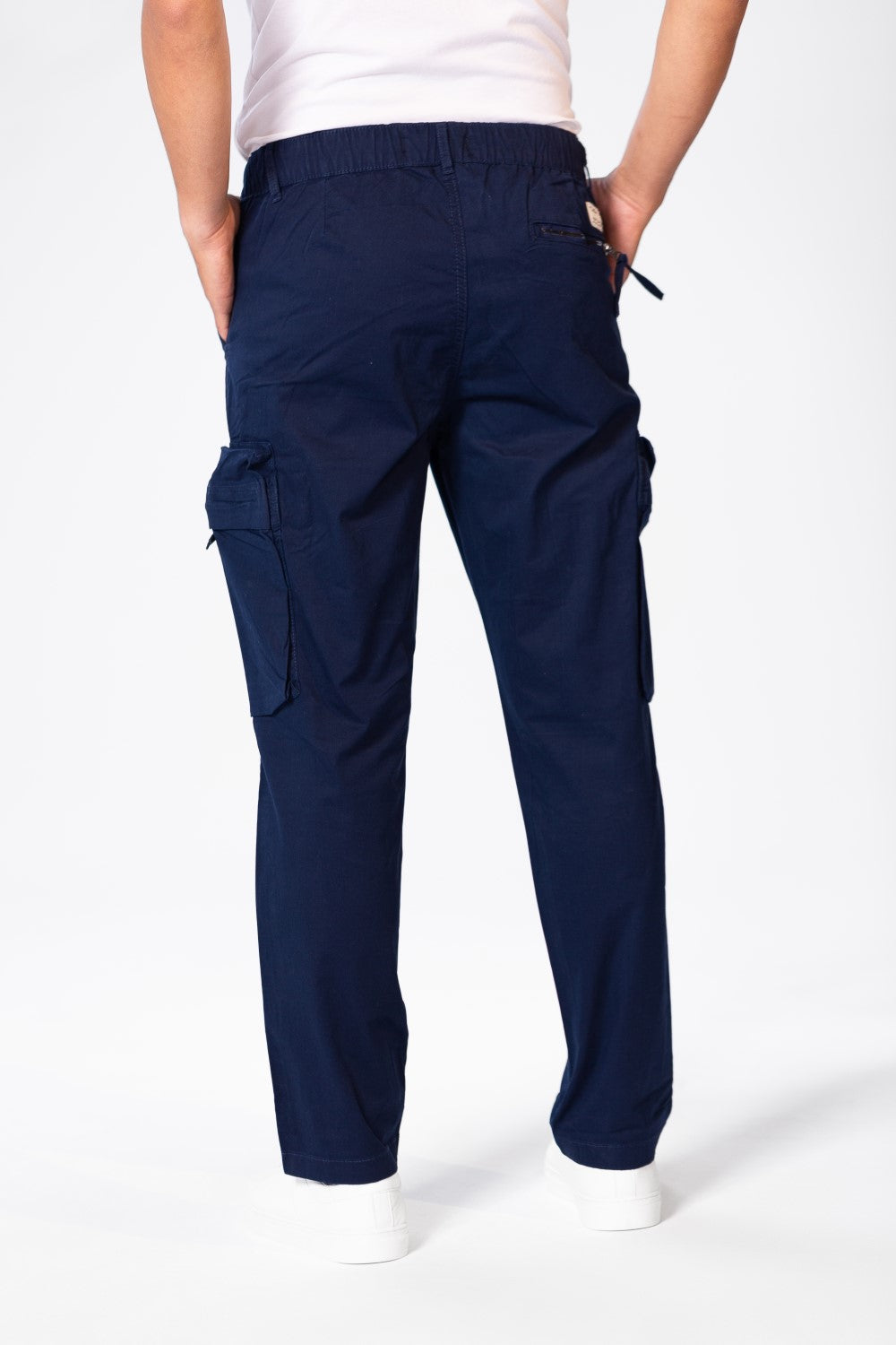 Men's Gabardine Cargo Pants With A Relaxed Fit And Pockets
