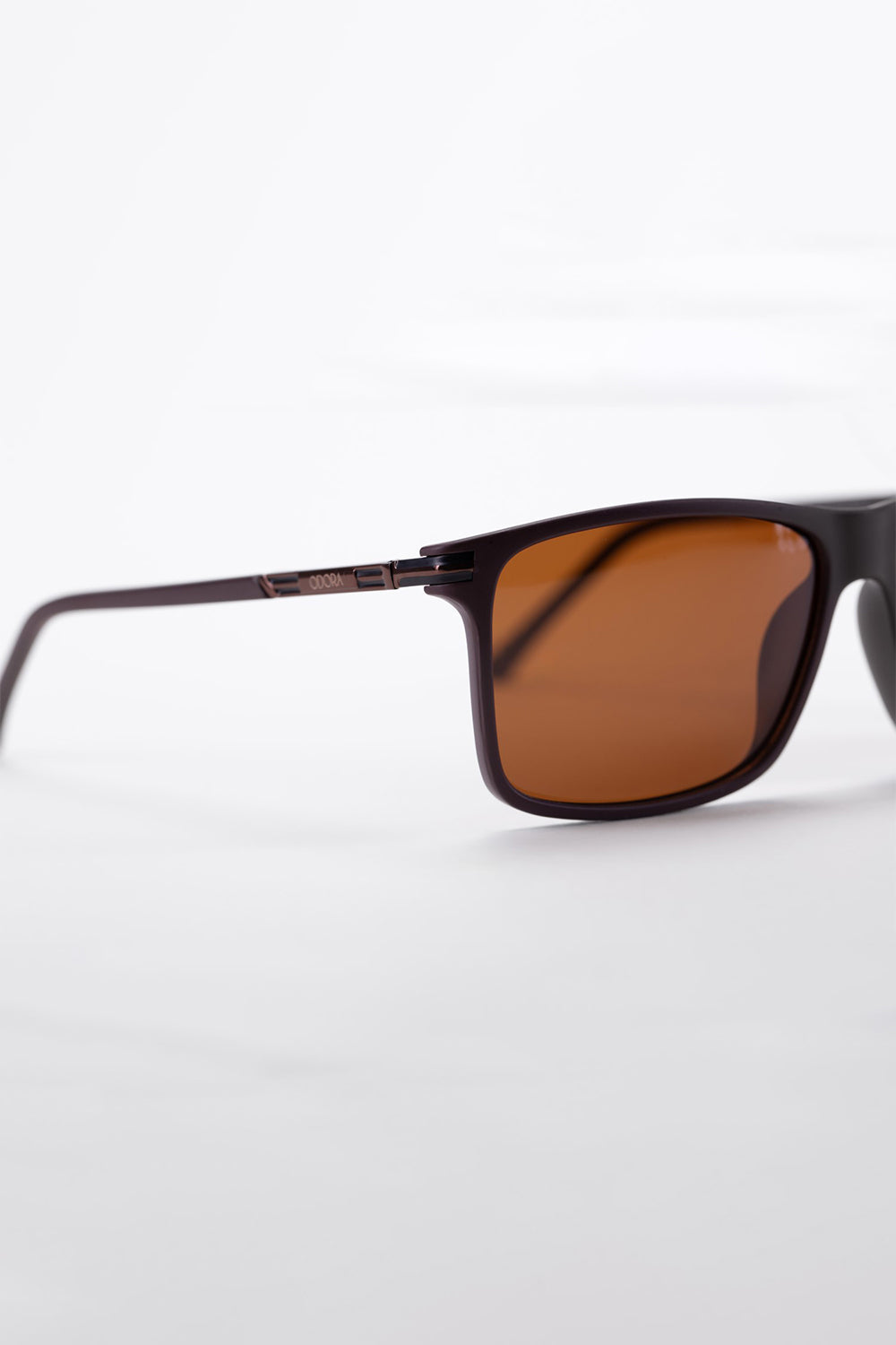 Men's Sunglasses With Basic Frame Suitable For Everyday Wear