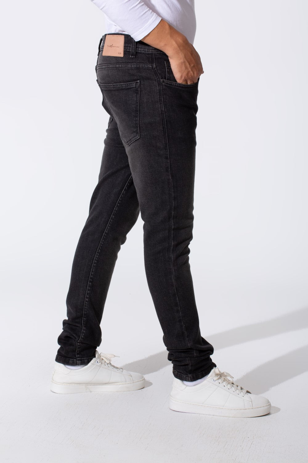 Men's Slim Fit Jeans Pants With Tomato Badge On The Back And Pockets