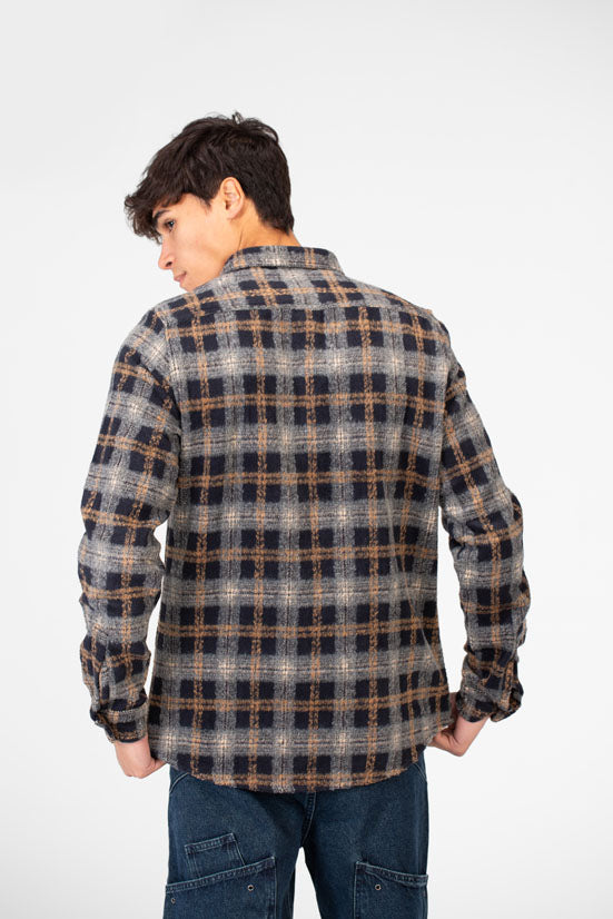 Men's Checked Shirt With Front Pockets And Button Closure