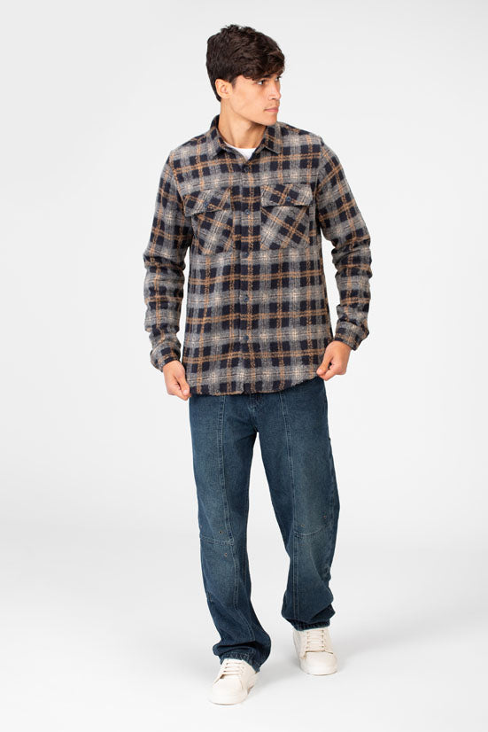 Men's Checked Shirt With Front Pockets And Button Closure