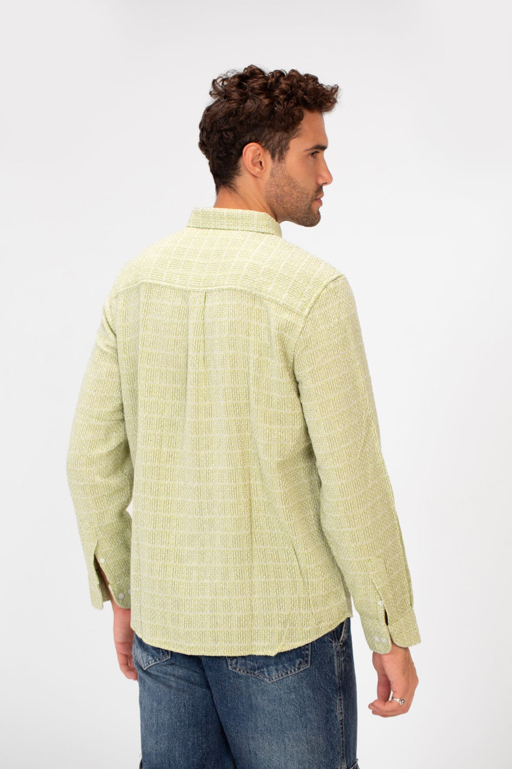 Men's Long Sleeved Slim Fit Check Shirt With A Collar And Full Button Closure