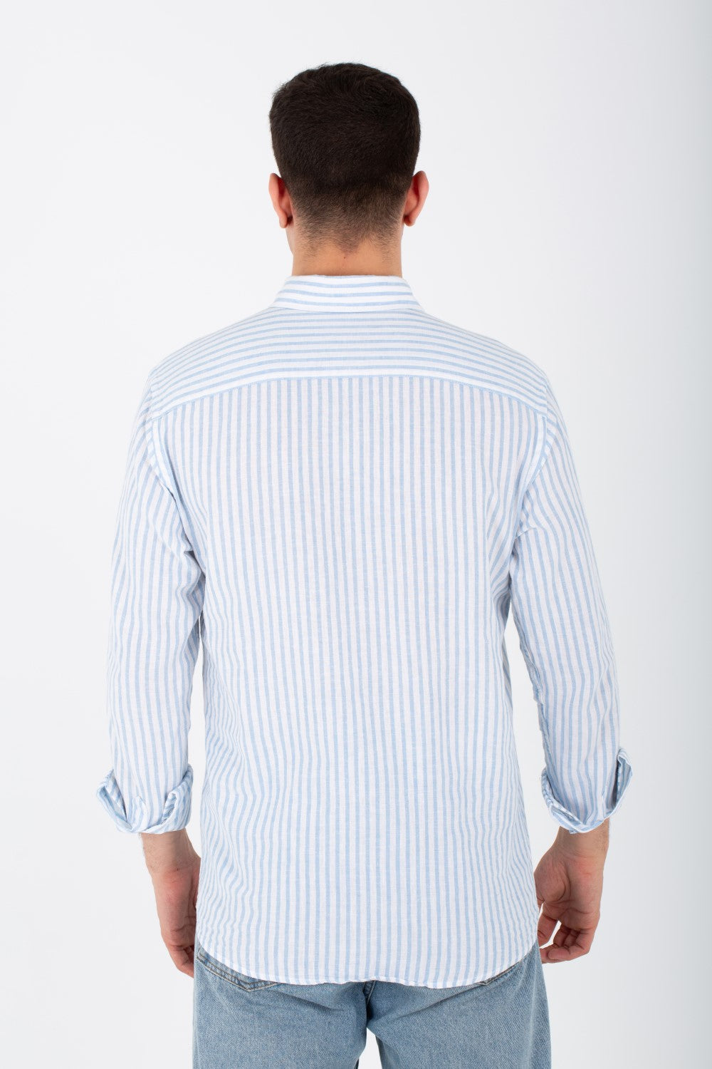 قميص رجالي بقصة Slim Fit بأكمام طويلة مصنوع من الكتان المريح