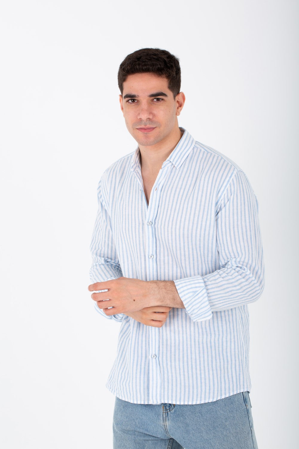 قميص رجالي بقصة Slim Fit بأكمام طويلة مصنوع من الكتان المريح