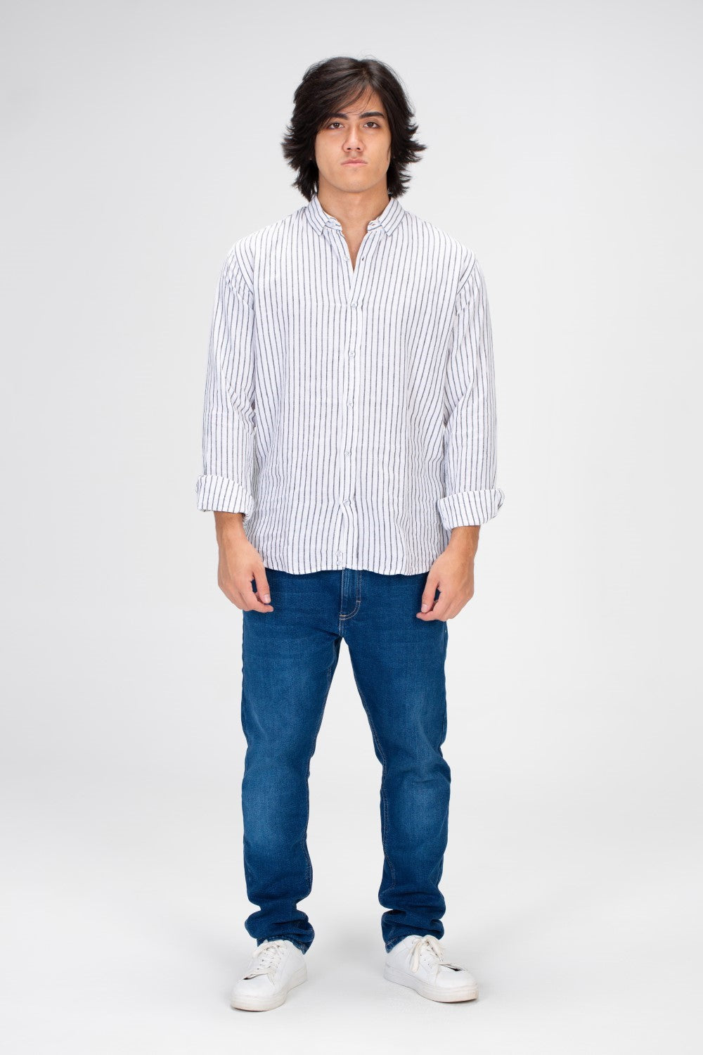 قميص رجالي بقصة Slim Fit بأكمام طويلة مصنوع من الكتان المريح