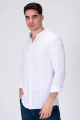 قميص رجالي مخطط فاتح من الكتان بياقة وألوان صيفية مميزة