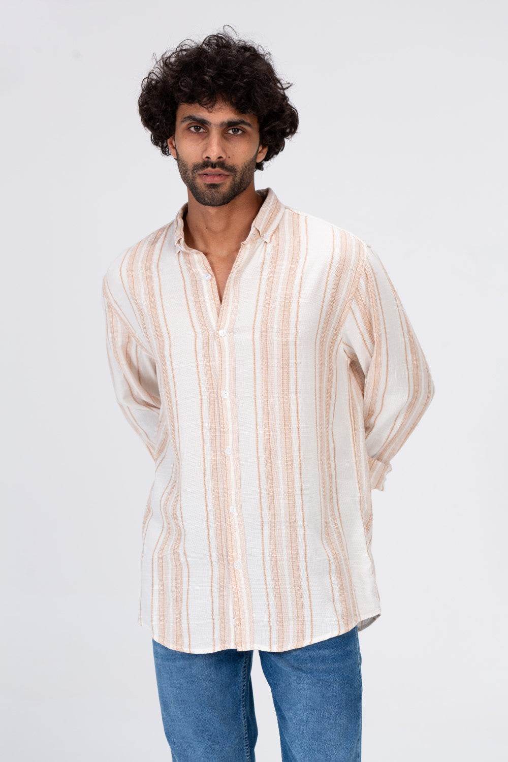 قميص رجالي مخطط بأكمام طويلة من القطن مناسب للاستخدام اليومي