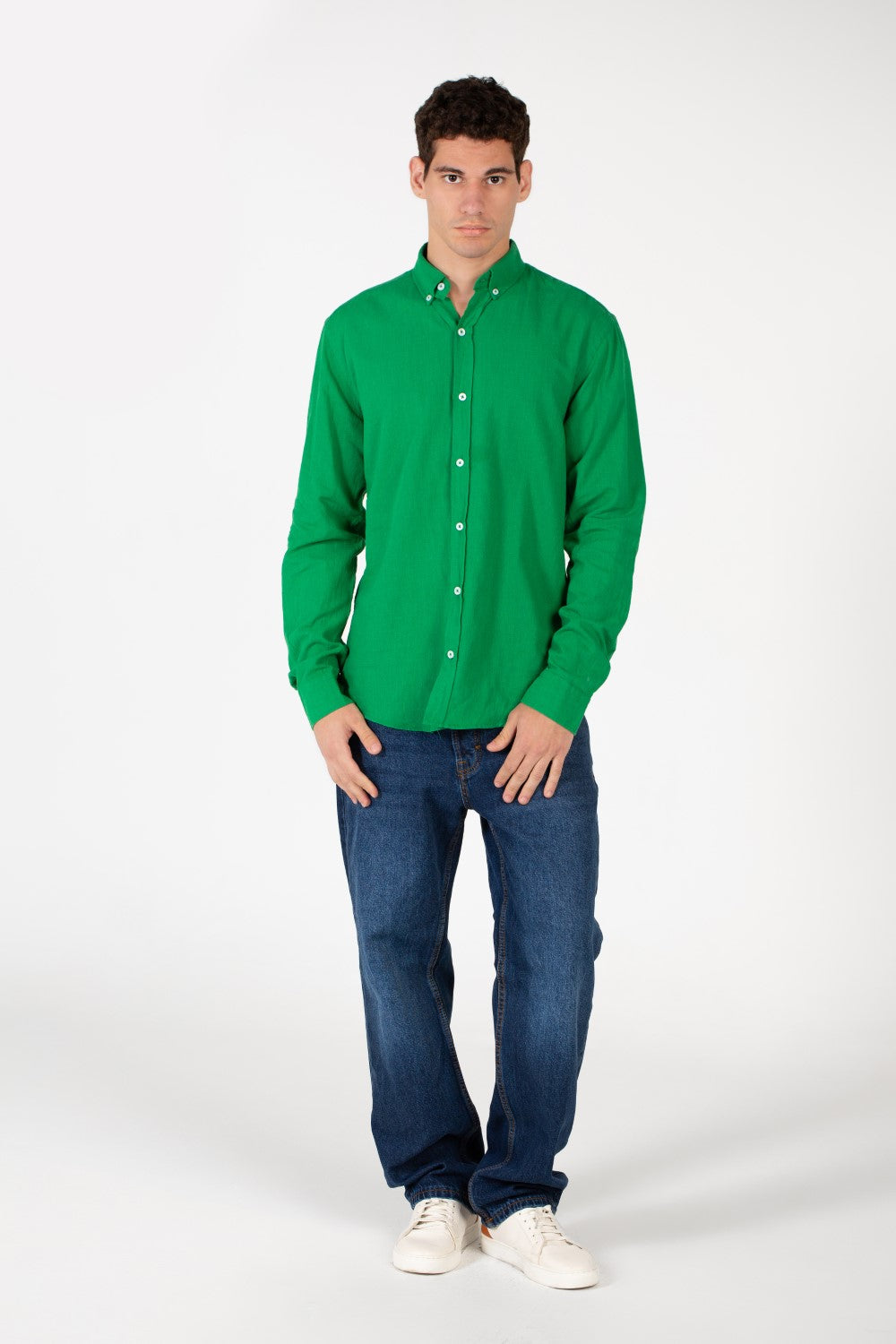قميص رجالي أساسي من الكتان بأكمام طويلة بقصة Slim Fit