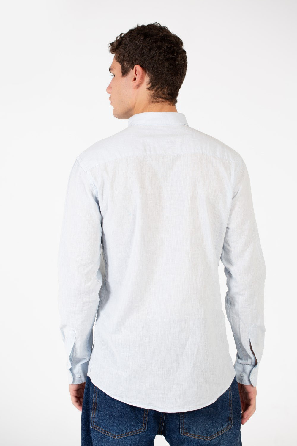 قميص رجالي أساسي من الكتان بأكمام طويلة بقصة Slim Fit