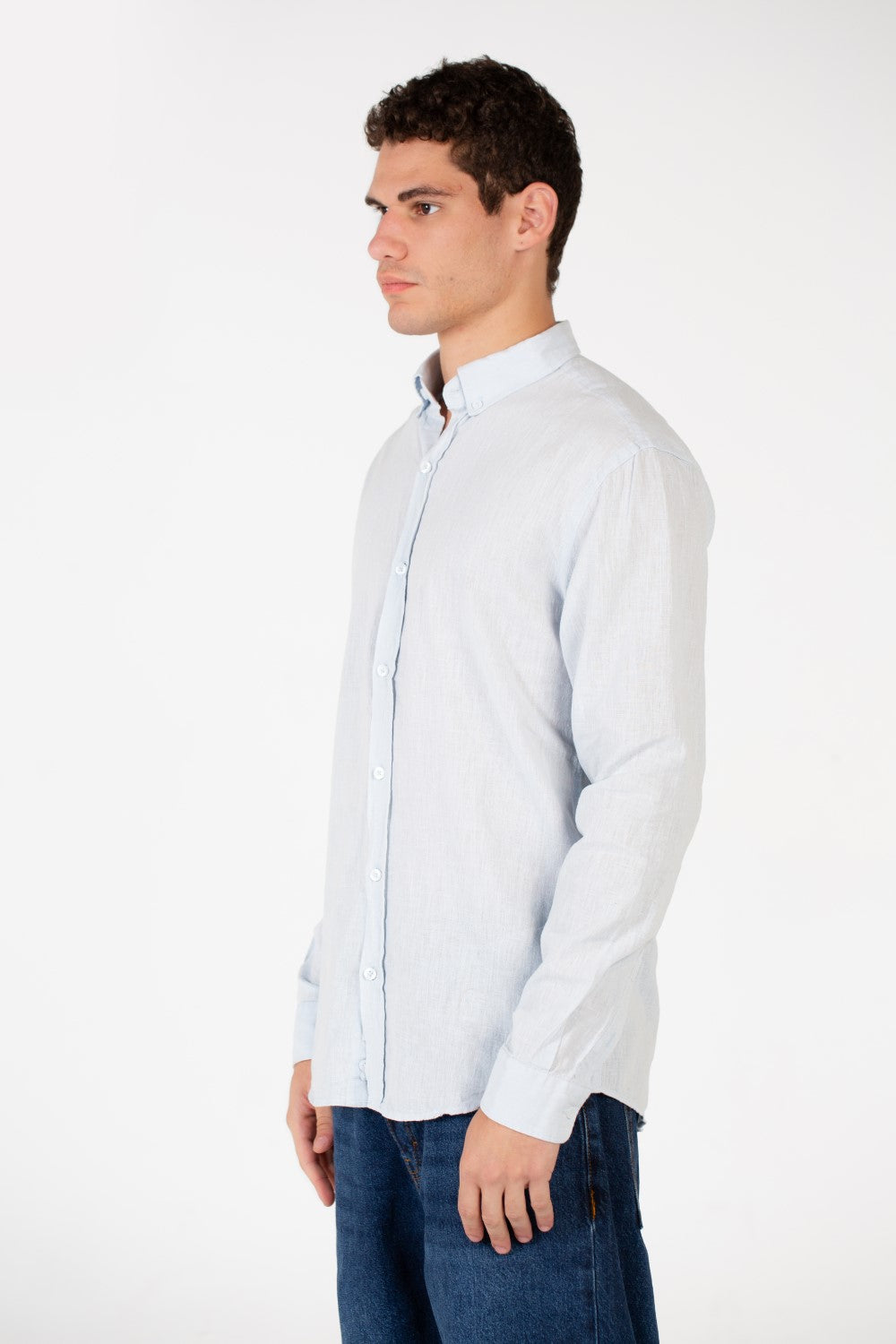 قميص رجالي أساسي من الكتان بأكمام طويلة بقصة Slim Fit