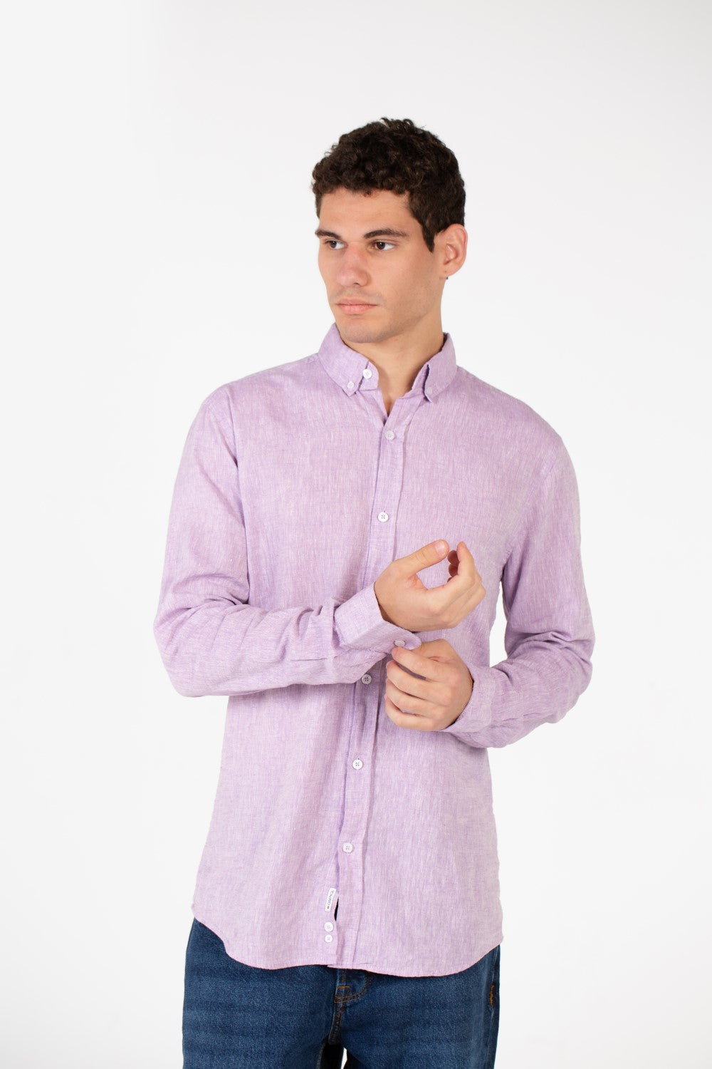 قميص رجالي أساسي من الكتان بأكمام طويلة بقصة Slim Fit