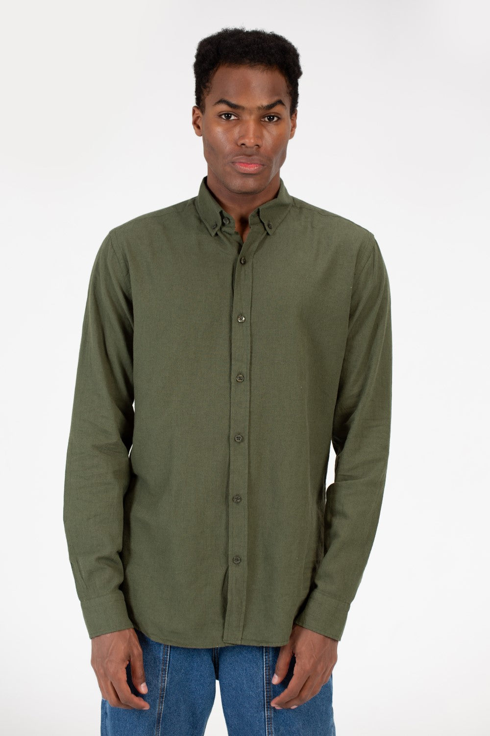 قميص رجالي أساسي من الكتان بأكمام طويلة بقصة Slim Fit