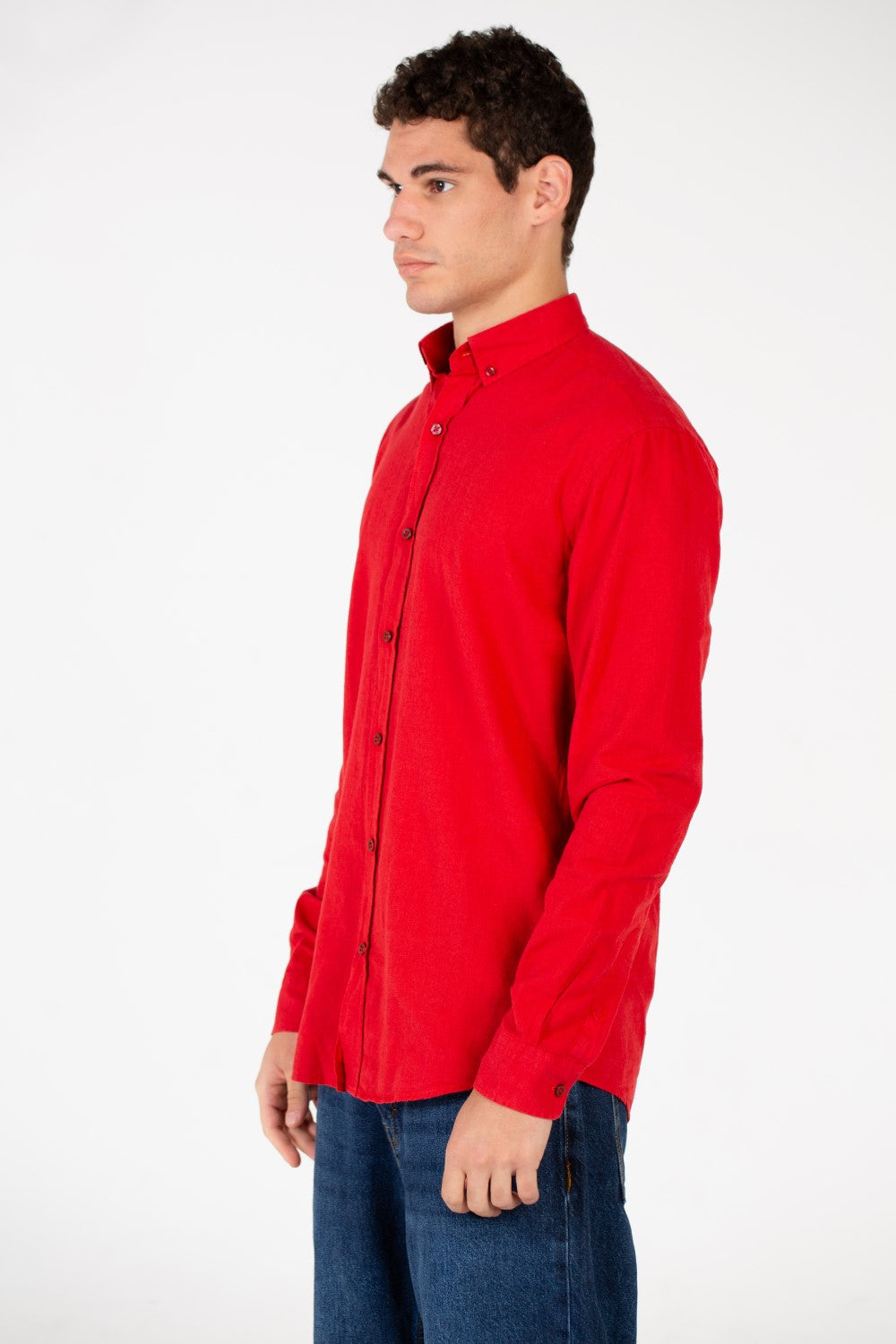 قميص رجالي أساسي من الكتان بأكمام طويلة بقصة Slim Fit