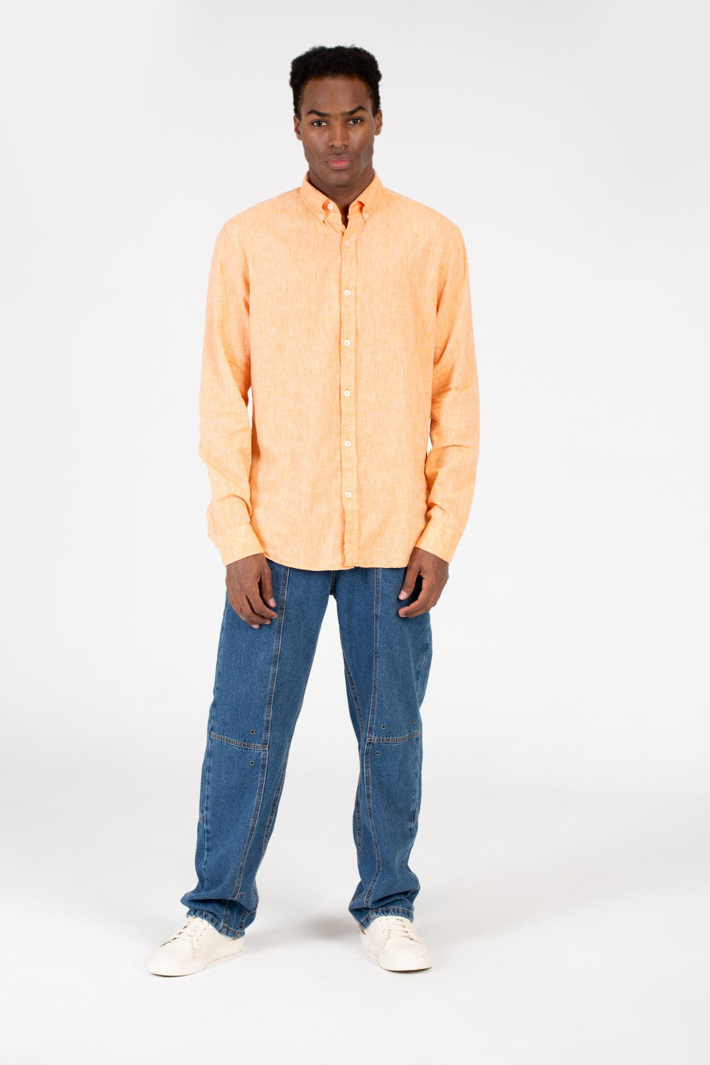 قميص رجالي أساسي من الكتان بأكمام طويلة بقصة Slim Fit