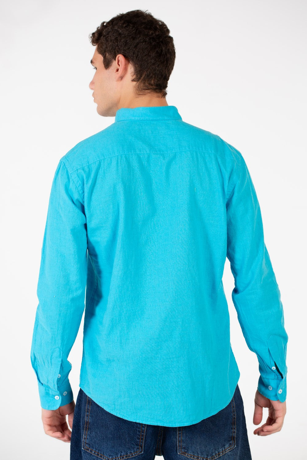 قميص رجالي أساسي من الكتان بأكمام طويلة بقصة Slim Fit